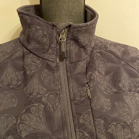 The North Face women’s  floral soft shell jacket  XL - Picture 3 of 16